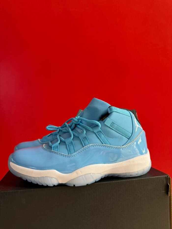 Dodge Nike baby blue shoes - Image 1